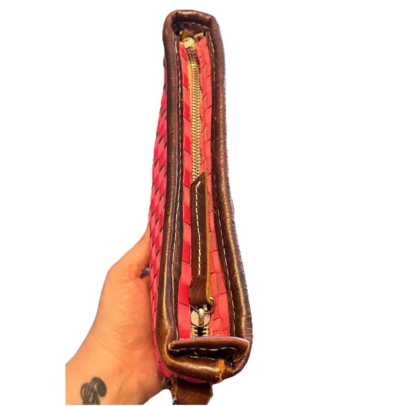 Consuela Pink Woven Large Wristlet Clutch Brown Leather Trim Embroidered Floral - Picture 4 of 6